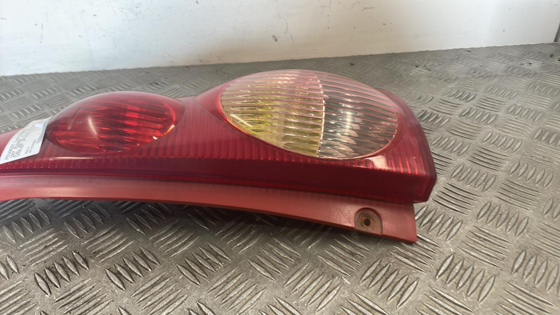 Fanale posteriore principale destro (luci) PEUGEOT 107 PHASE 1 Diésel - 1