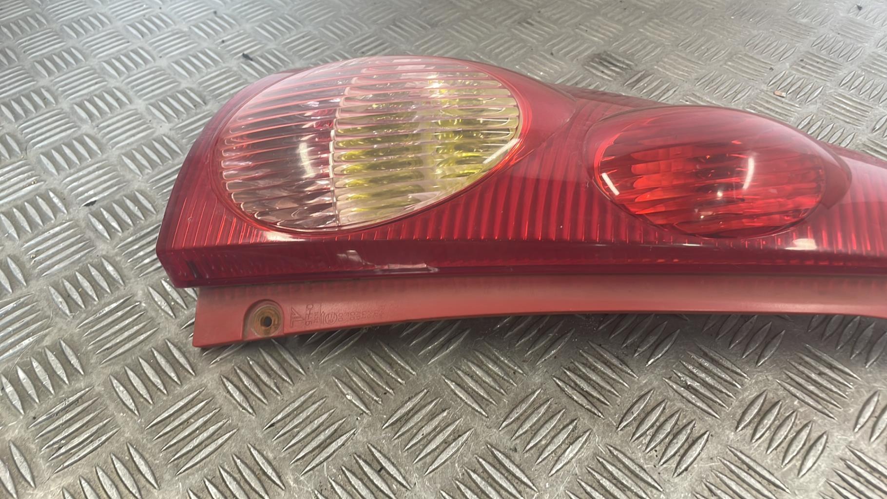 Fanale posteriore principale sinistro (luci) PEUGEOT 107 PHASE 1 Diésel - 1