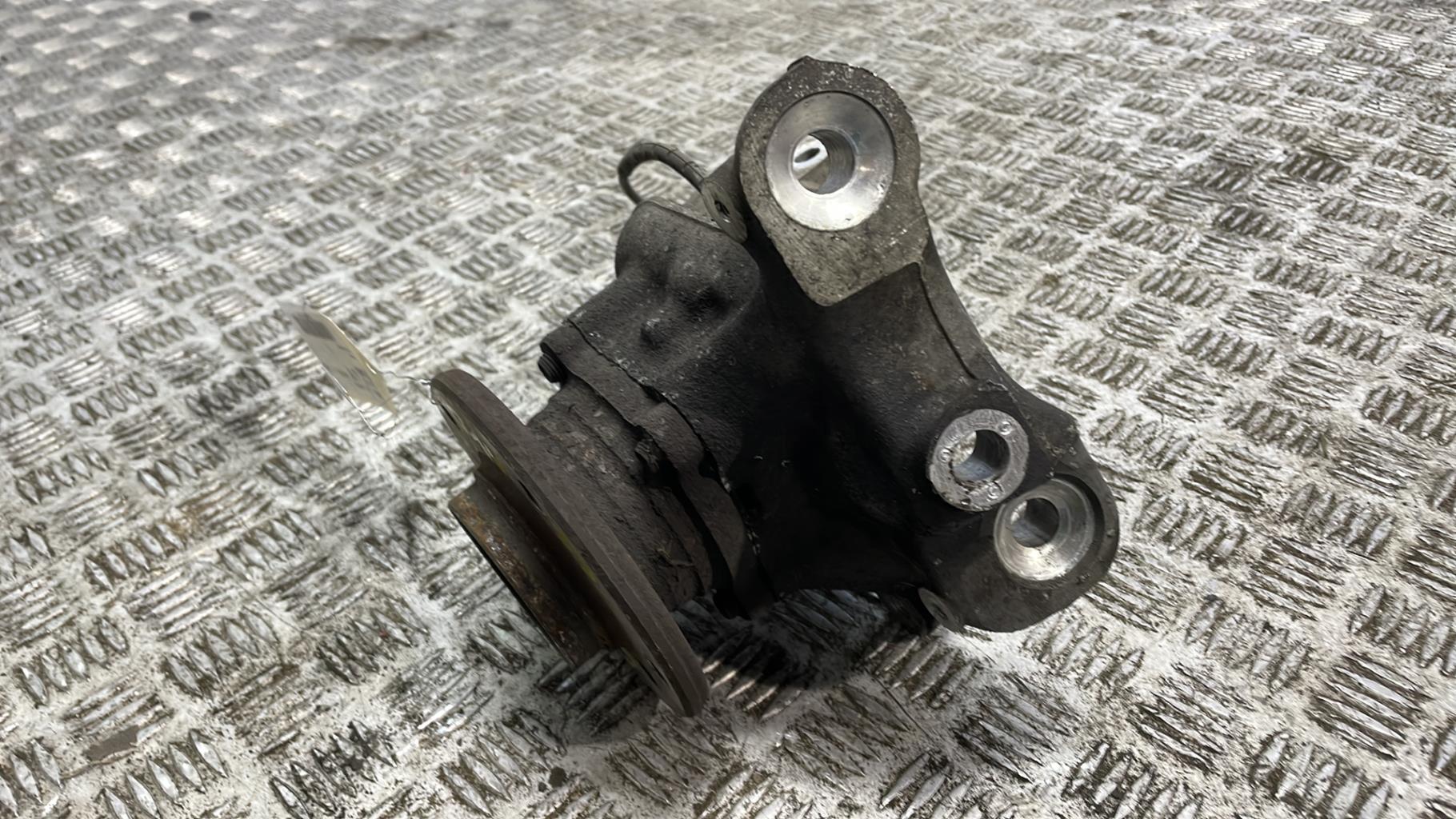 Mozzo anteriore destro BMW SERIE 1 E87 PHASE 2 Diésel - 1