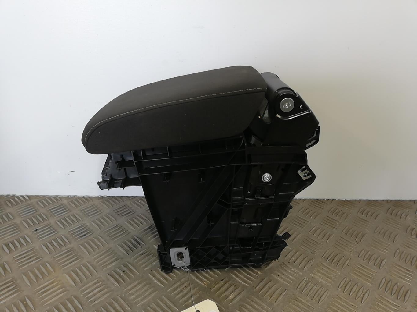 Bracciolo VOLKSWAGEN GOLF 7 PHASE 2 Gasolina - 1