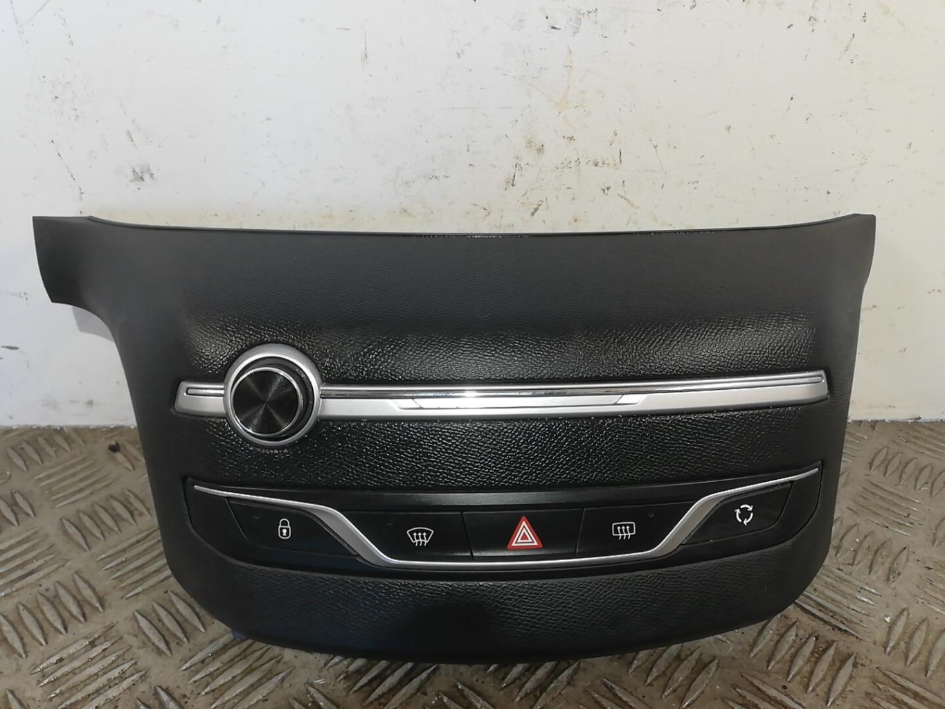 Bouton de warning PEUGEOT 308 2 PHASE 2 Diesel - 1