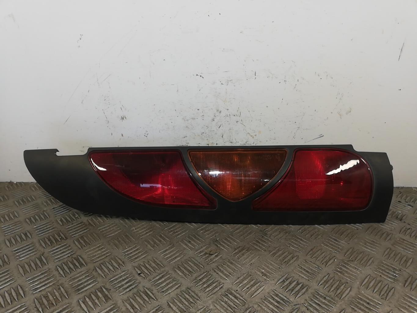 Fanale posteriore principale sinistro (luci) RENAULT KANGOO 1 PHASE 1 Diésel - 1