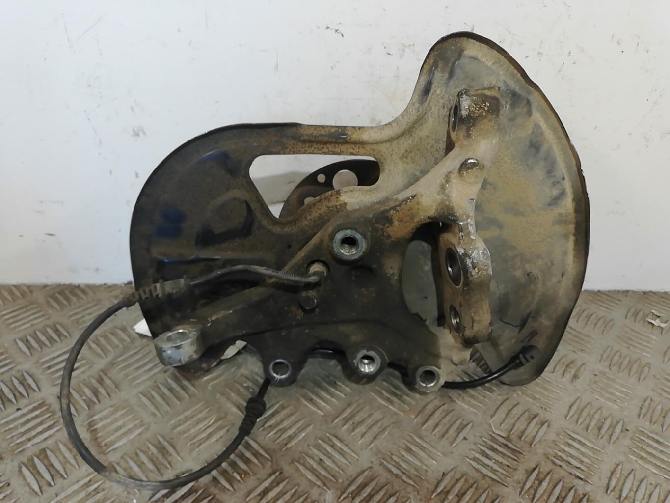 Mozzo anteriore sinistro MERCEDES CLASSE C 204 PHASE 1  - 1