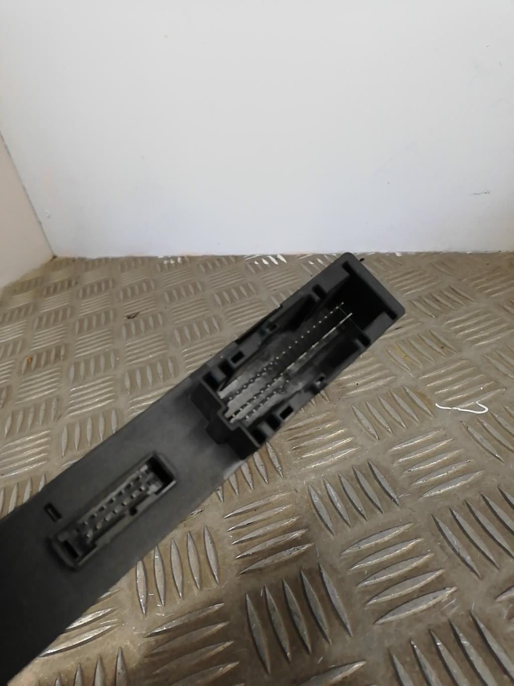 Boitier de centralisation BMW SERIE 3 E90 PHASE 1  - 1