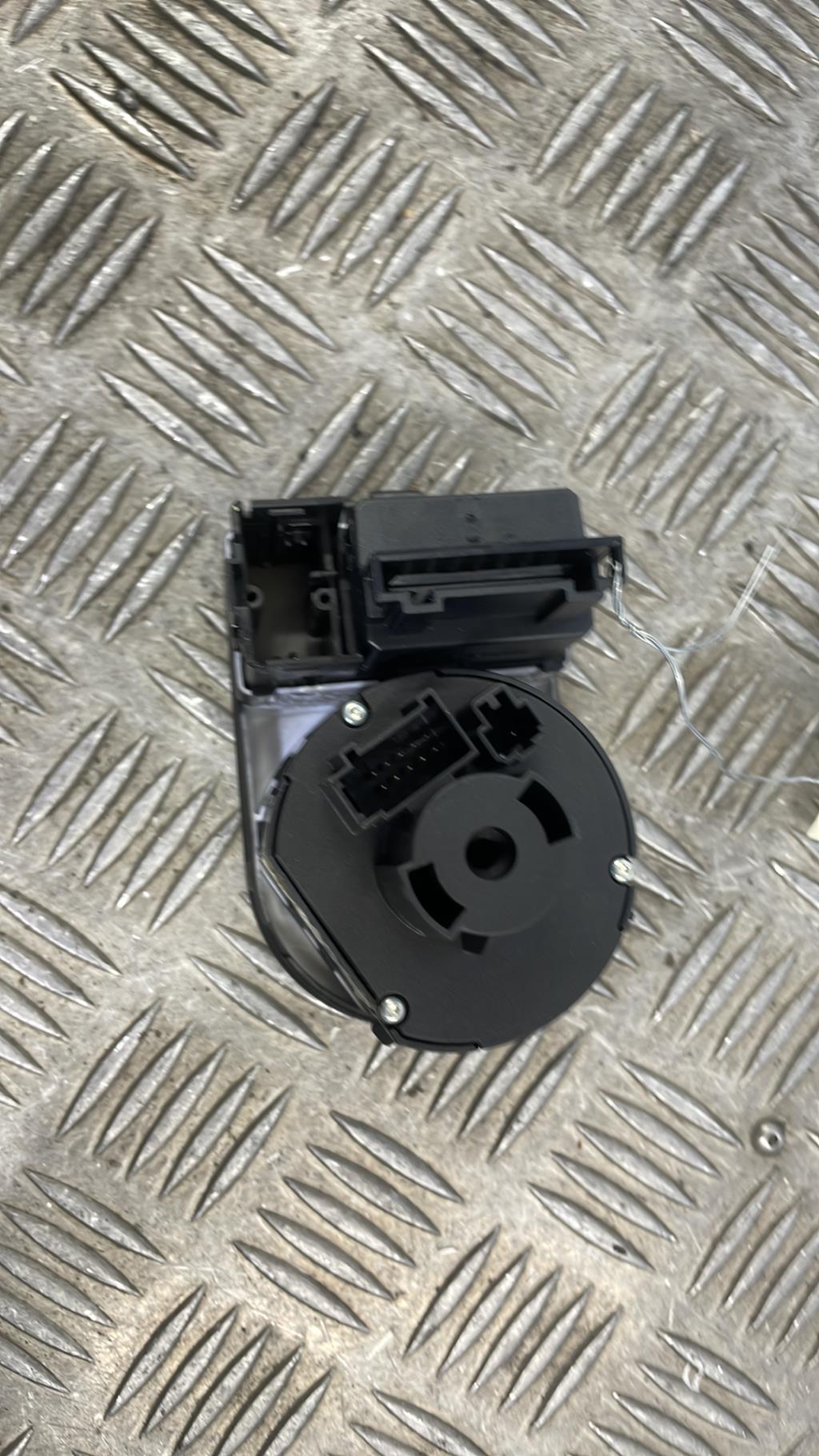 Commande de phare AUDI A1 1 SPORTBACK PHASE 1 Diesel - 1
