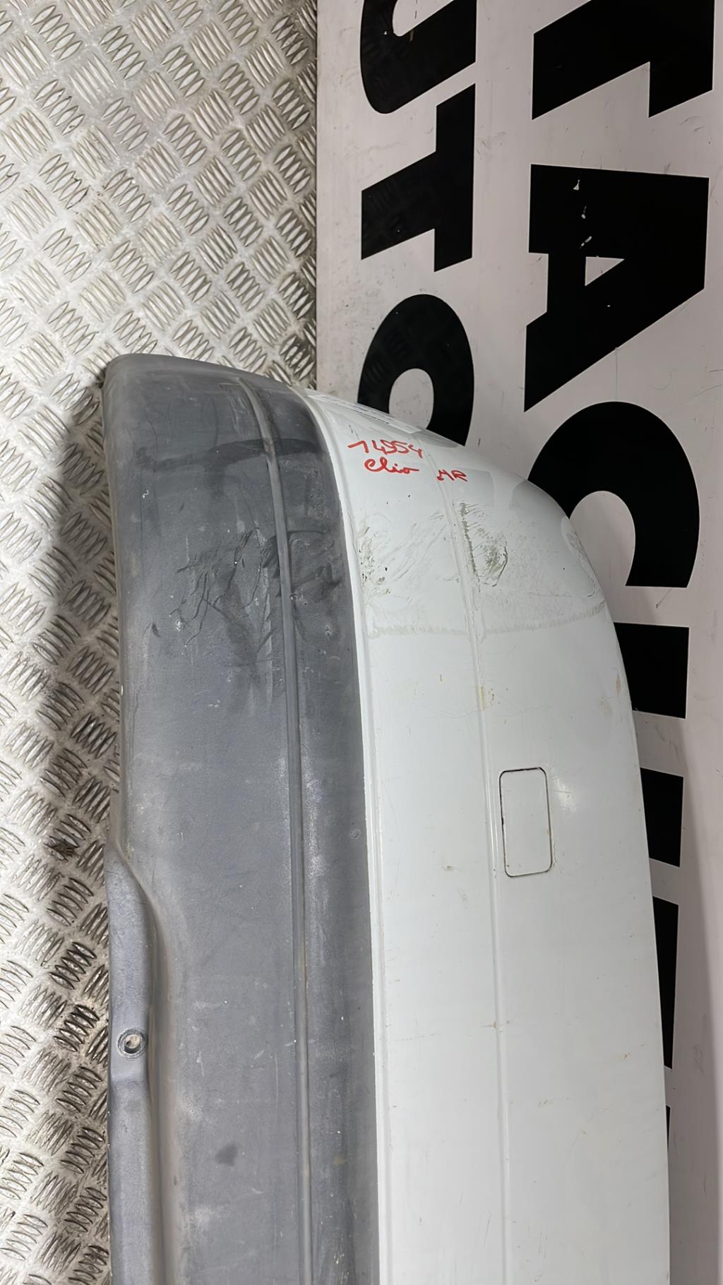 Parachoques trasero RENAULT CLIO 2 PHASE 1 Diésel - 1