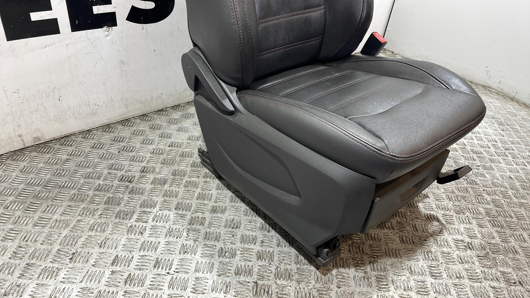 Siege avant droit FORD ECOSPORT PHASE 2 Essence - 1
