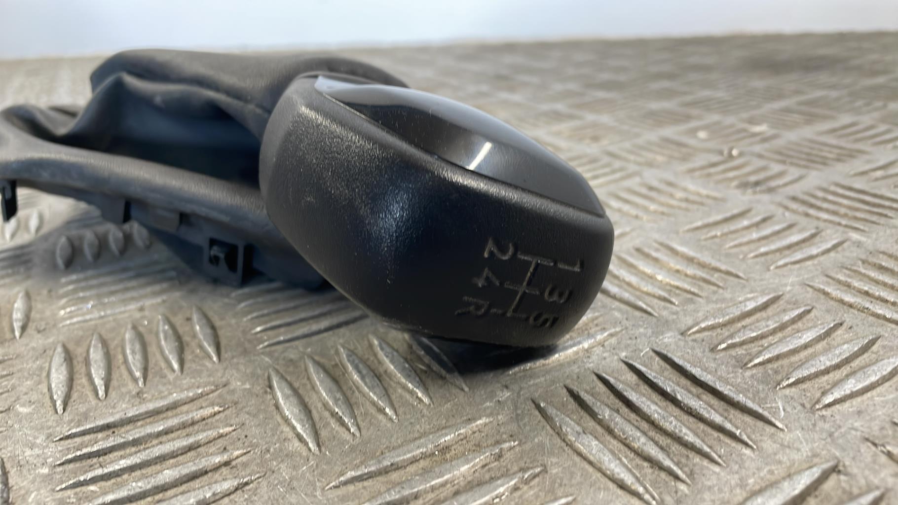 Pomello del cambio PEUGEOT 208 1 PHASE 2 Diésel - 1