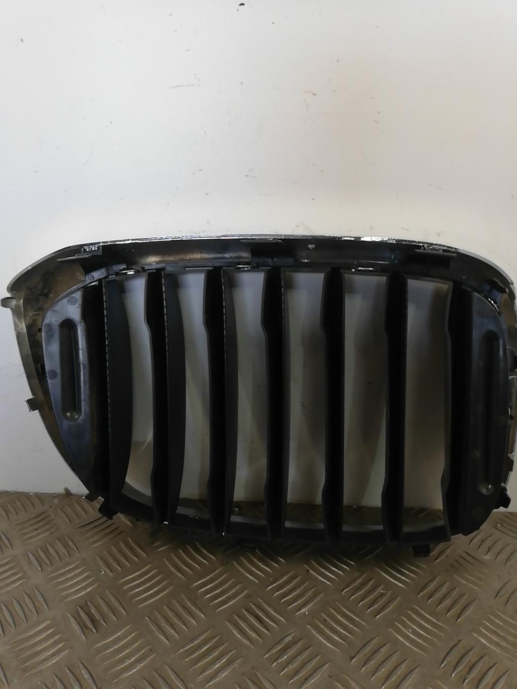 Calandre gauche BMW X3 G01  - 1