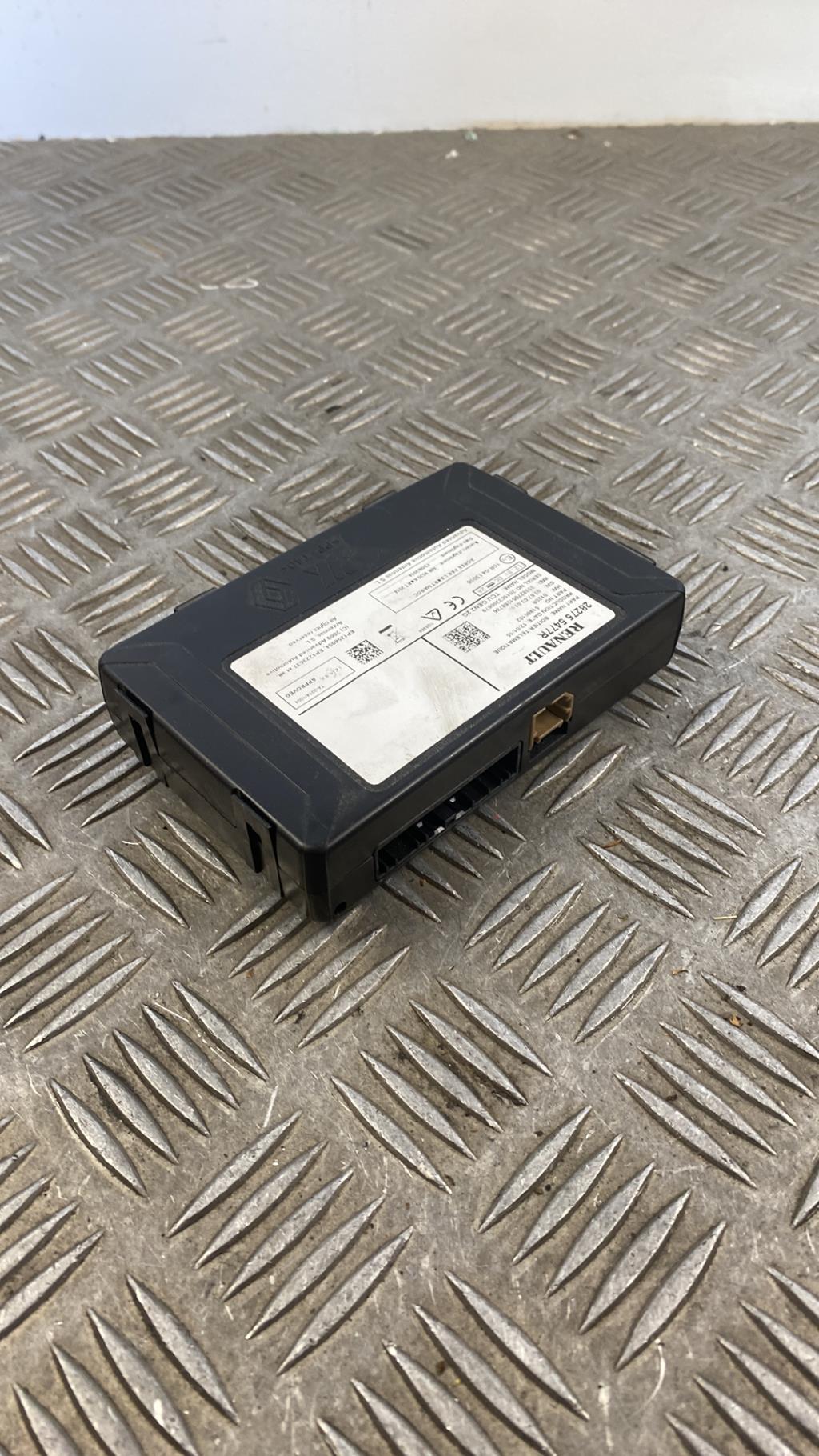 Commande GPS RENAULT TWINGO 3 PHASE 1 Essence - 1
