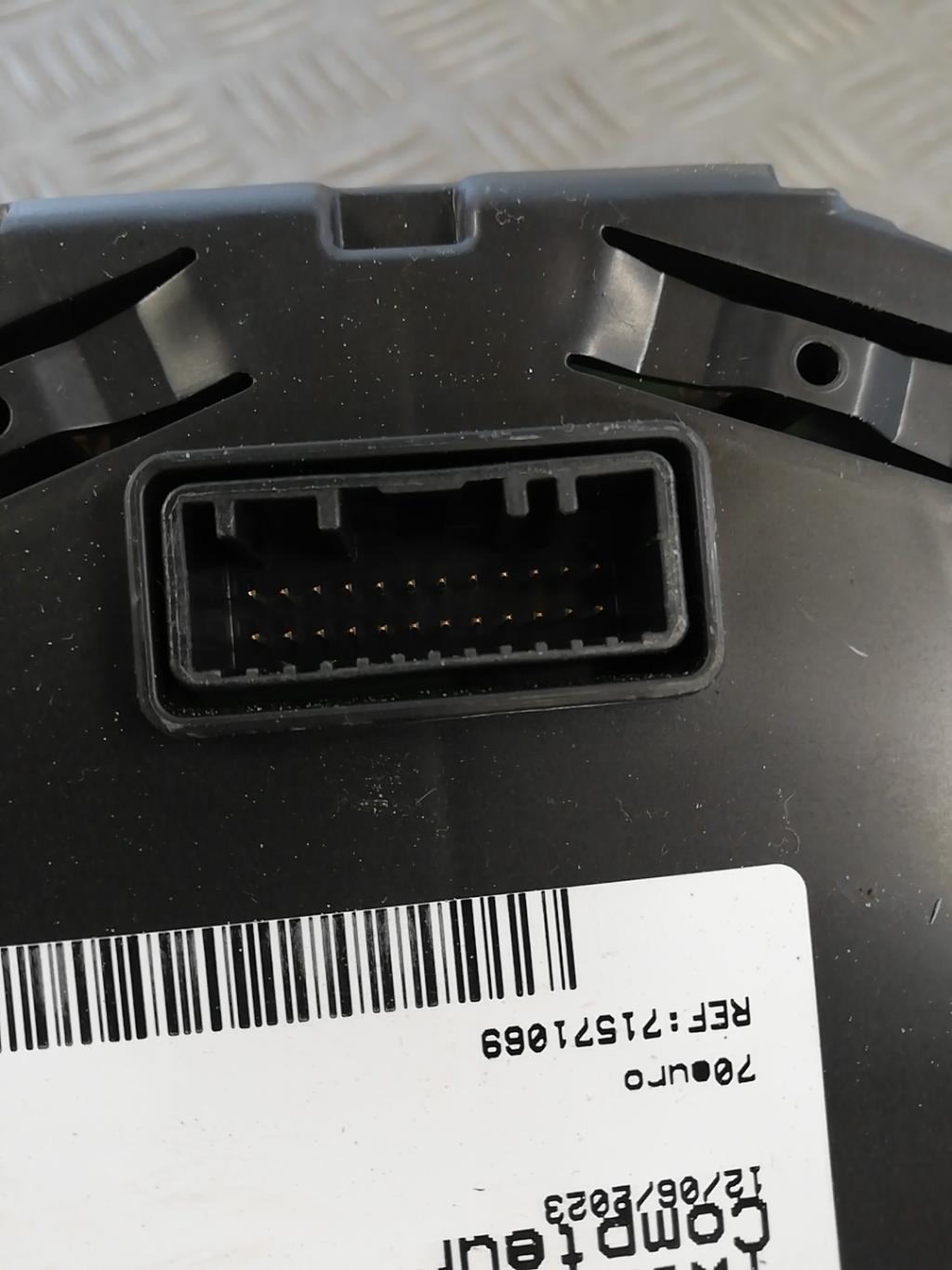 Compteur RENAULT TWINGO 3 PHASE 1 Essence - 1