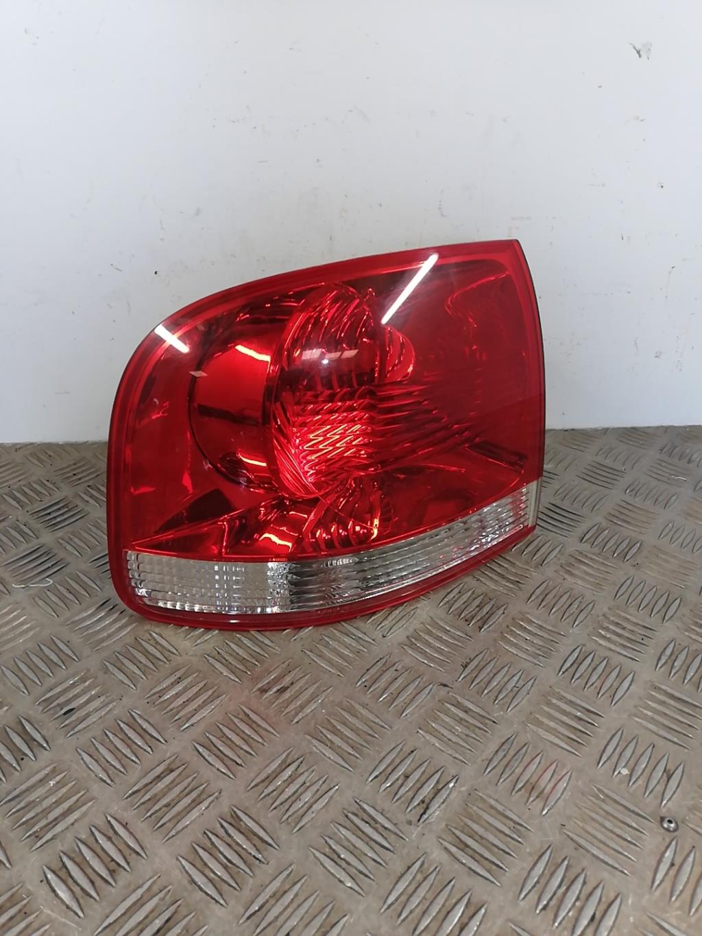 Fanale posteriore principale sinistro (luci) VOLKSWAGEN TOUAREG 1 PHASE 1 Diésel - 1