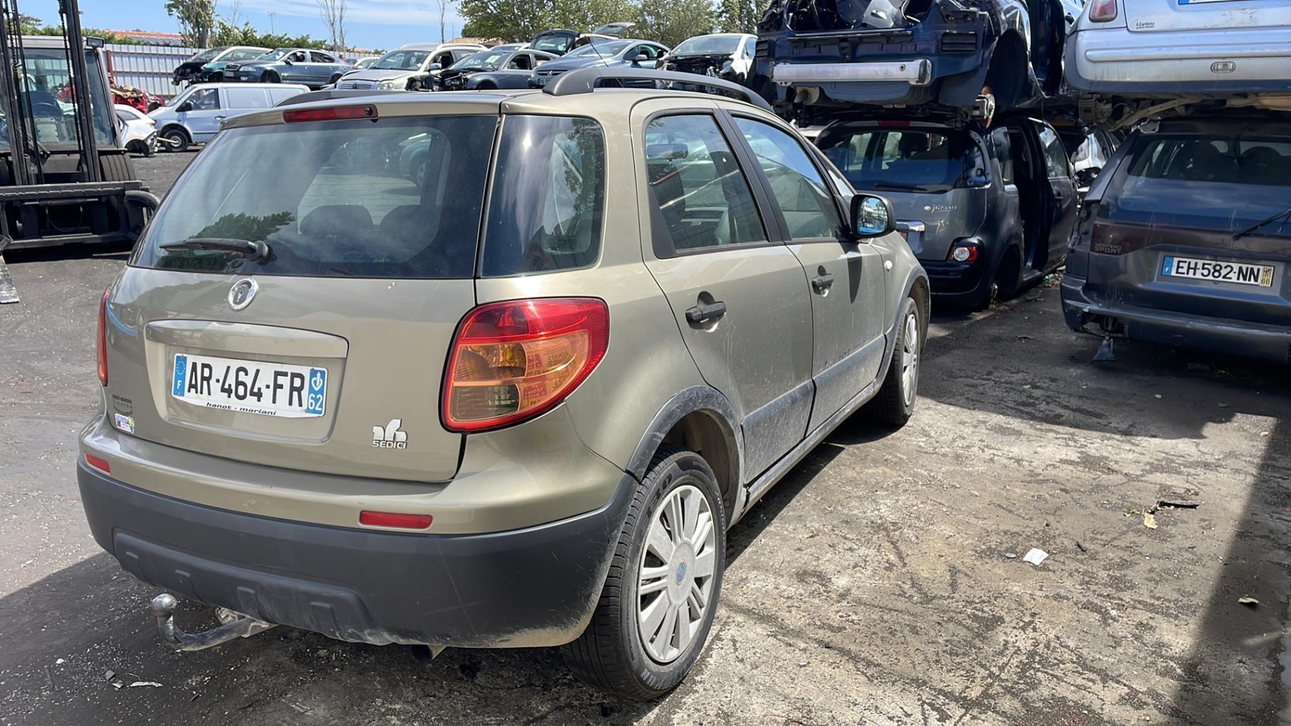 Fanale posteriore principale sinistro (luci) FIAT SEDICI PHASE 1 Diésel - 1