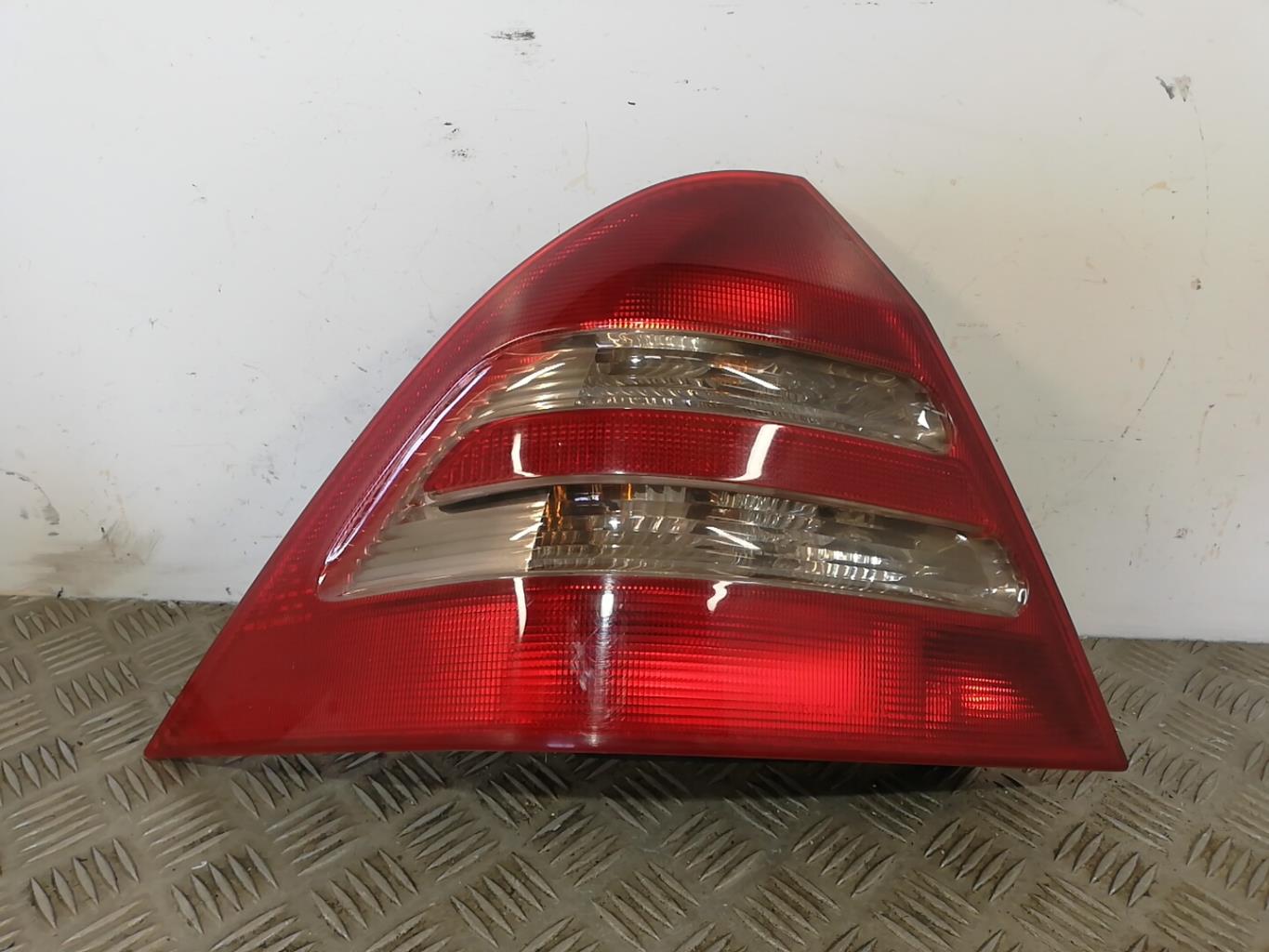 Fanale posteriore principale sinistro (luci) MERCEDES CLASSE C 203 PHASE 1 Diésel - 1