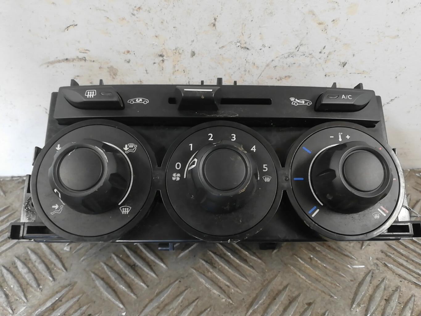 Commande chauffage CITROEN DS3 PHASE 1 Essence - 1