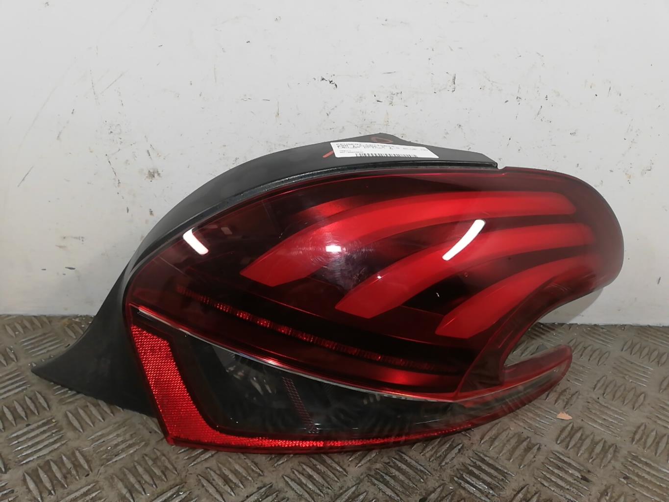 Fanale posteriore principale destro (luci) PEUGEOT 208 1 PHASE 2 Diésel - 1