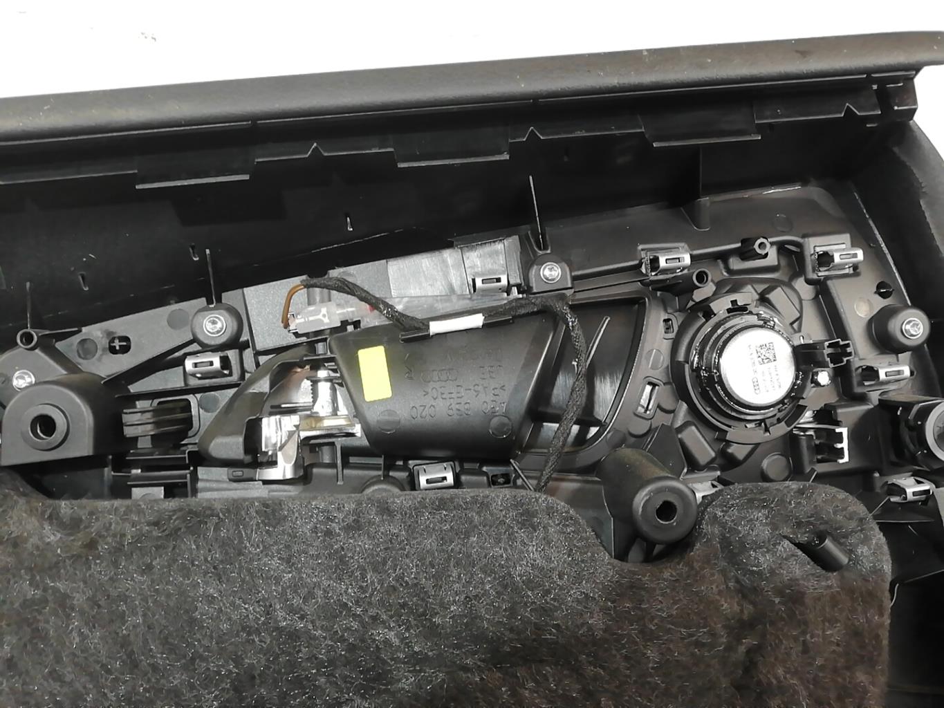 Panel de puerta trasera izquierda AUDI A6 4 ALLROAD PHASE 2 BREAK Diésel - 1