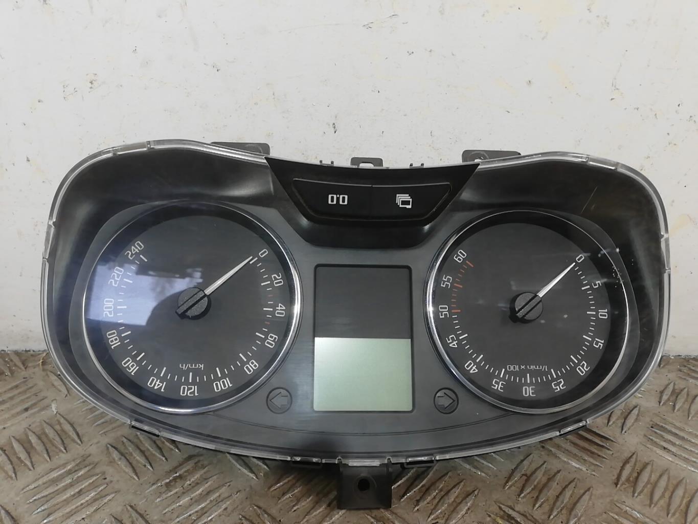 Compteur SKODA FABIA 2 PHASE 1 Diesel - 1