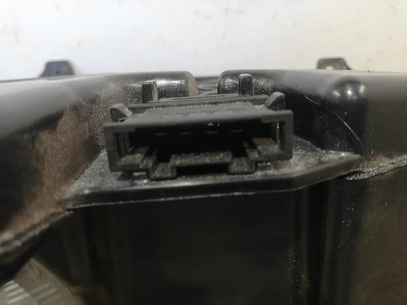 Caisson de basses AUDI A3 2 PHASE 1 Essence - 1