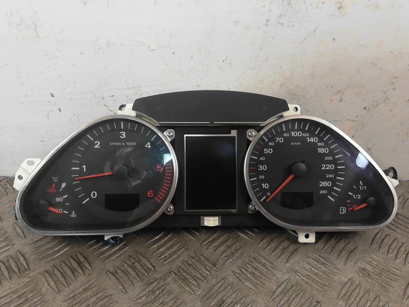 Compteur AUDI A6 3 AVANT PHASE 1 BREAK Diesel - 1