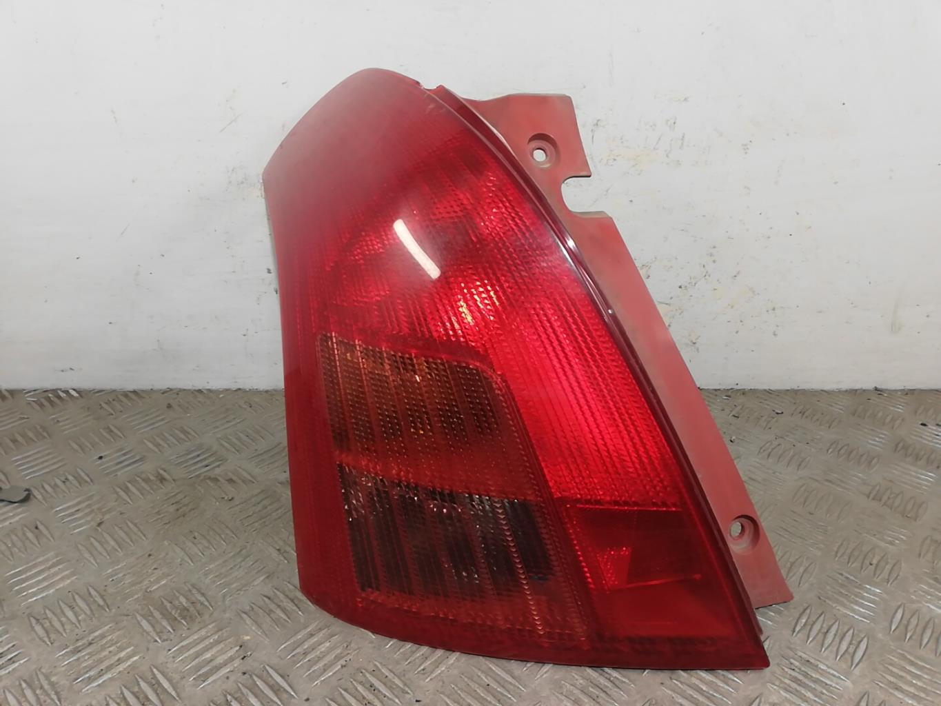 Fanale posteriore principale sinistro (luci) SUZUKI SWIFT 3 Gasolina - 1