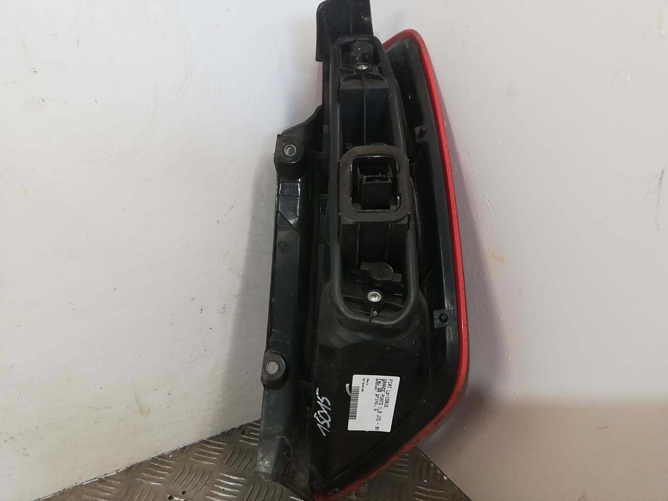 Fanale posteriore principale sinistro (luci) FIAT GRANDE PUNTO Diésel - 1
