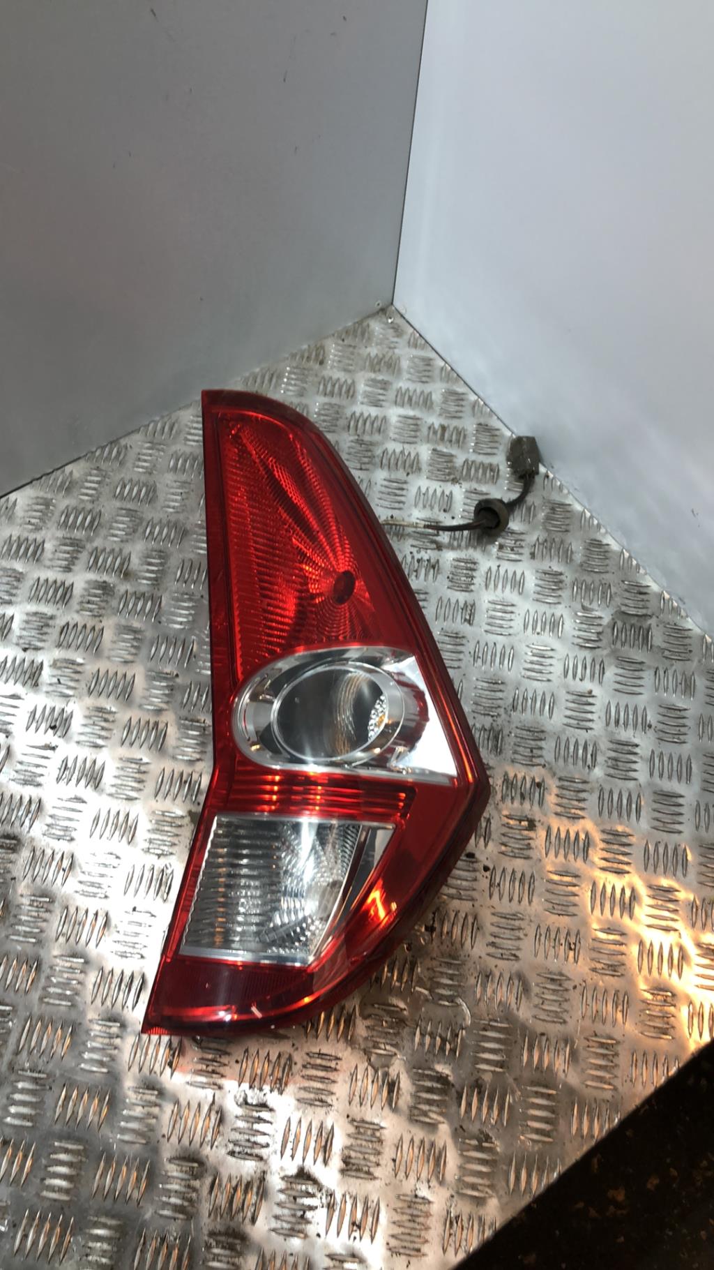 Fanale posteriore principale destro (luci) SUZUKI SPLASH  - 1