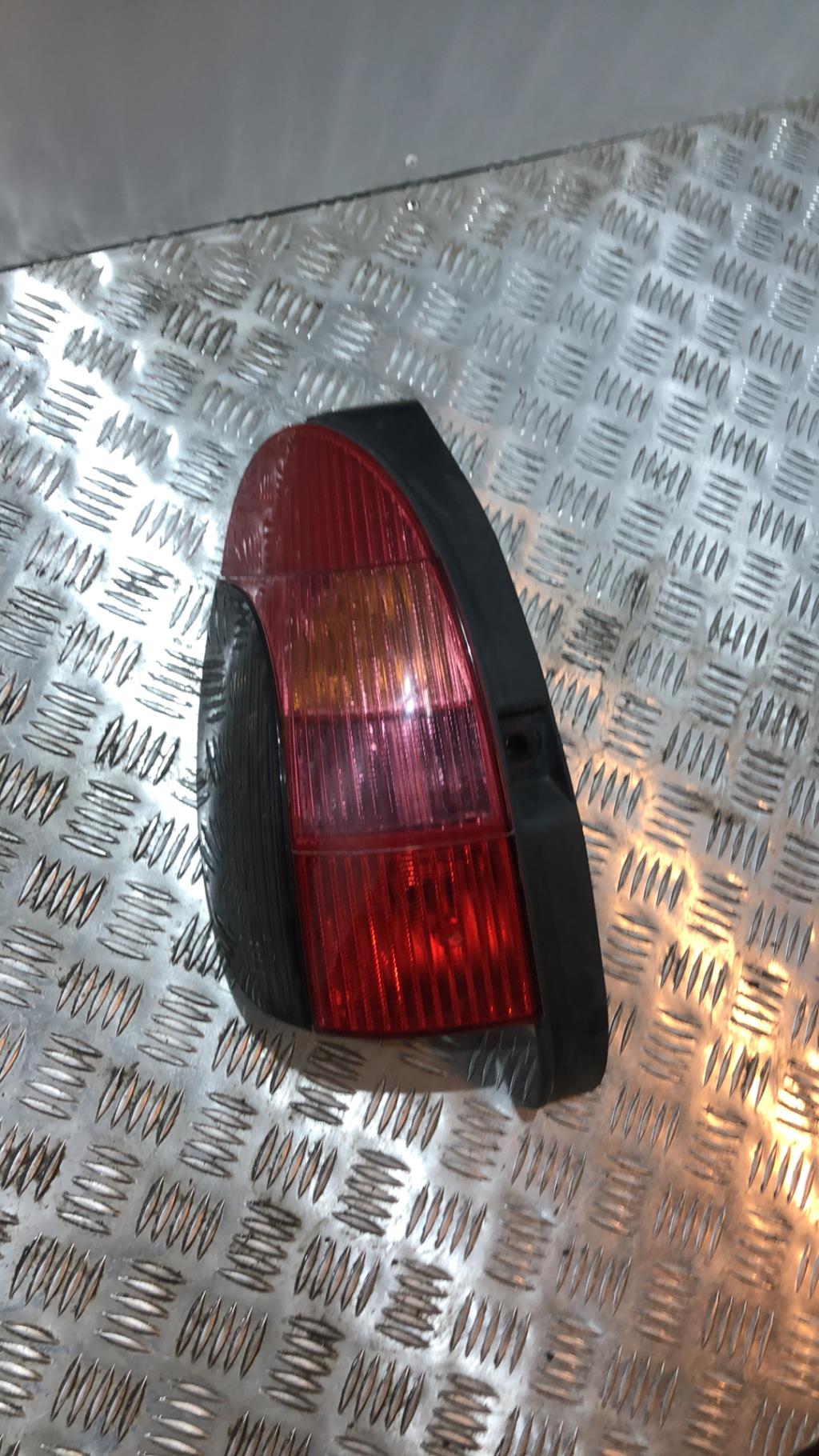 Fanale posteriore principale sinistro (luci) PEUGEOT 306 BREAK Diésel - 1