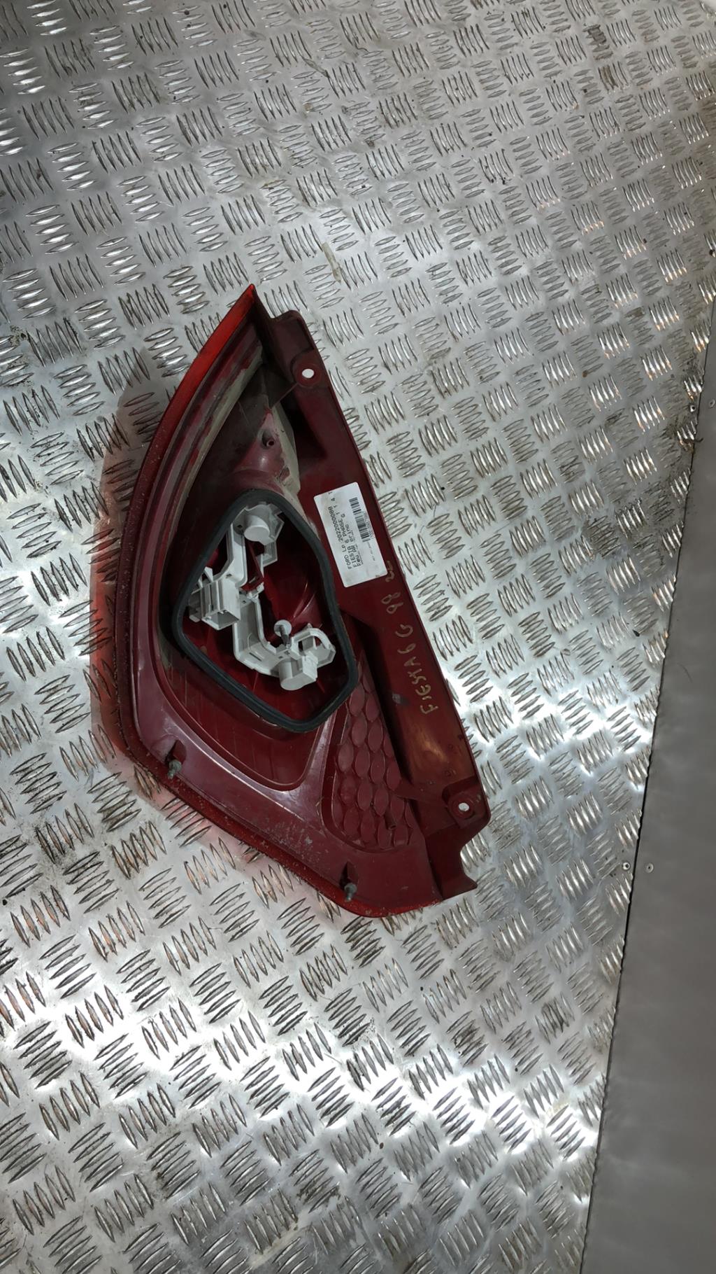 Fanale posteriore principale sinistro (luci) FORD FIESTA 6 PHASE 1  - 1