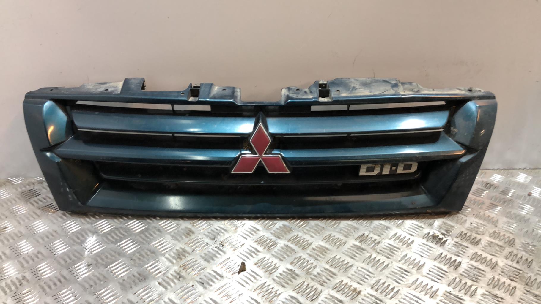 Calandra MITSUBISHI PAJERO 3 PHASE 1  - 1