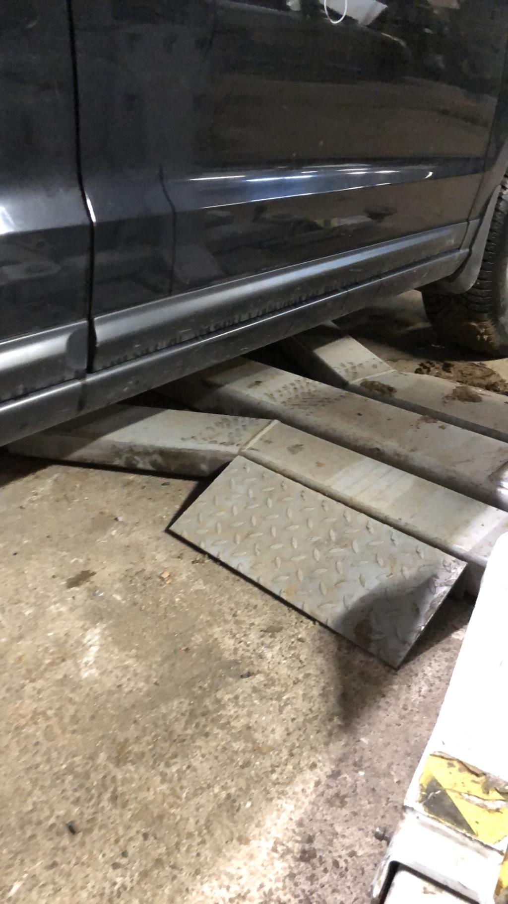 Bas de caisse droit HYUNDAI SANTA FE 2 PHASE 1 Essence - 1