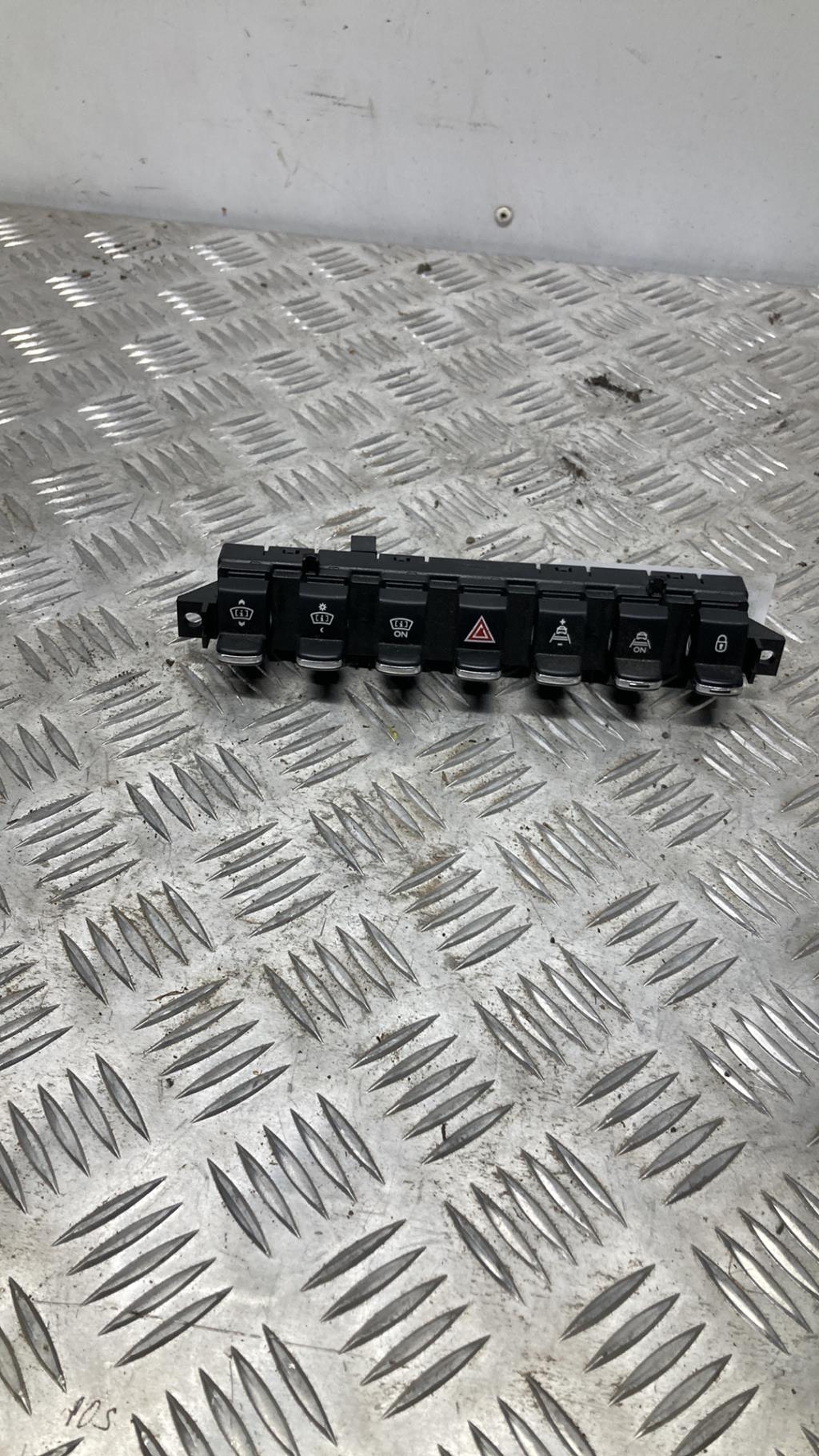 Botón/Interruptor PEUGEOT 3008 1 PHASE 1 Diésel - 1