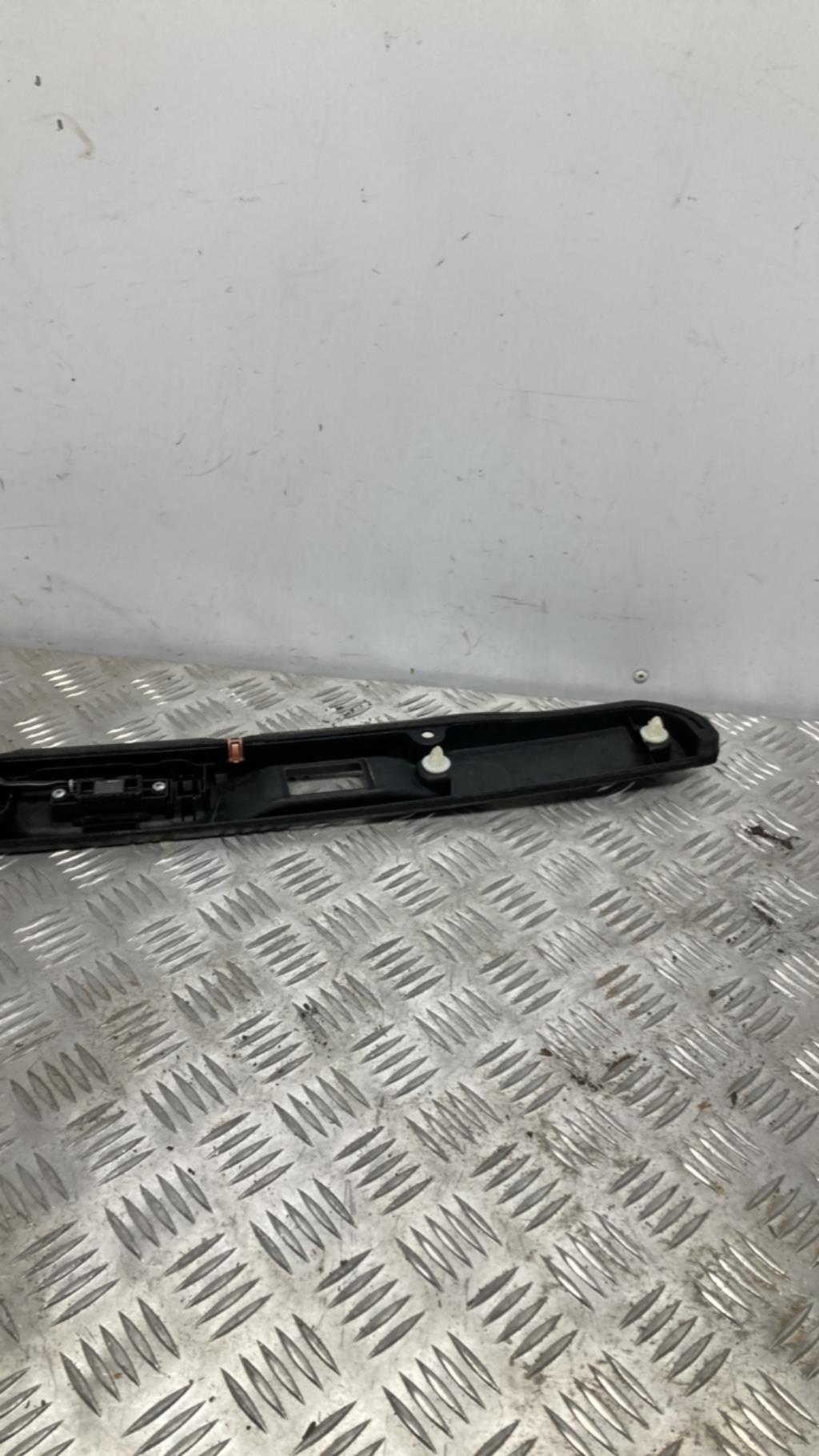 Pulsante del bagagliaio SUZUKI SWIFT 4 Diésel - 1