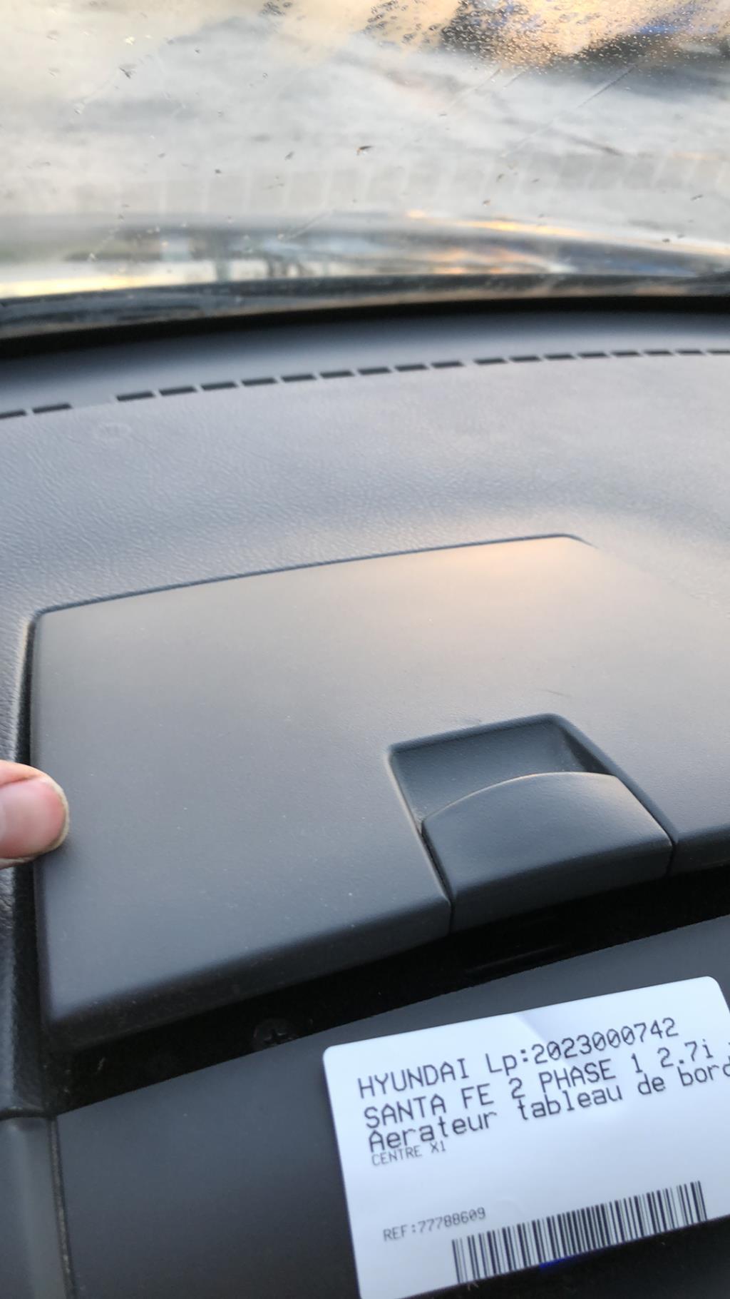 Console central (interieur plastique) HYUNDAI SANTA FE 2 PHASE 1 Essence - 1