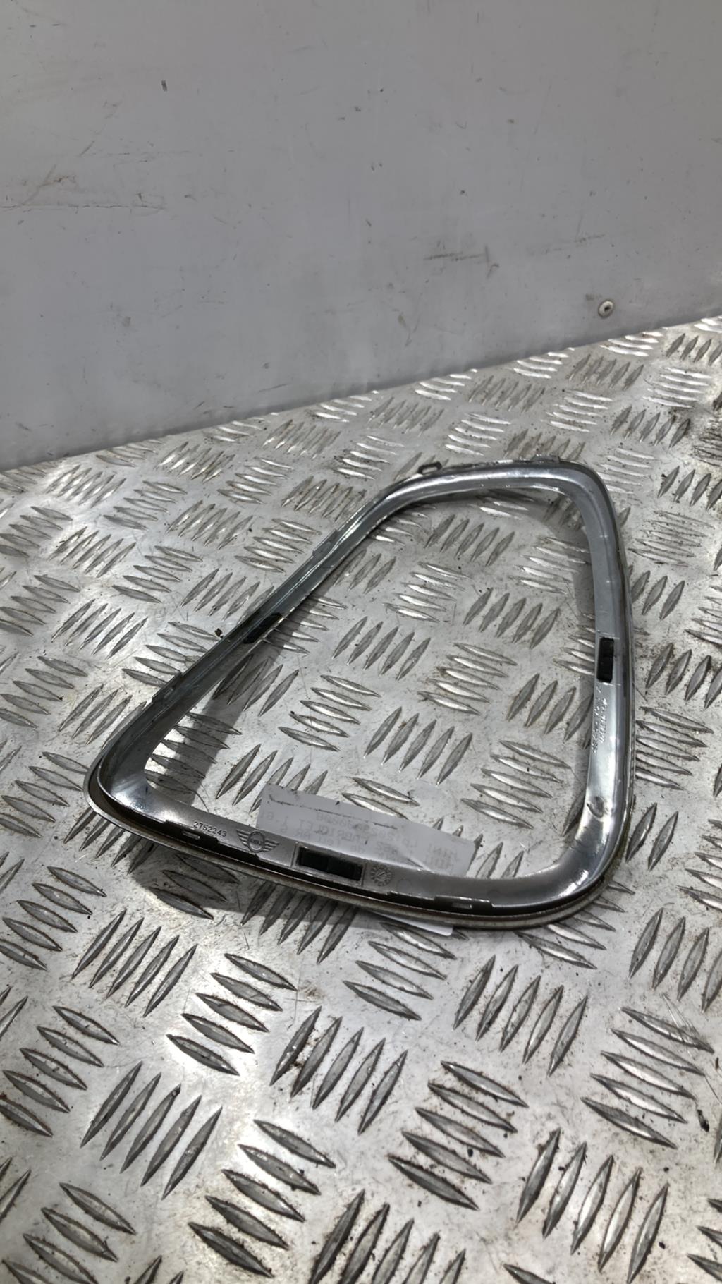 Cornice fanale posteriore sinistro MINI MINI 1 R52 CABRIOLET Gasolina - 1