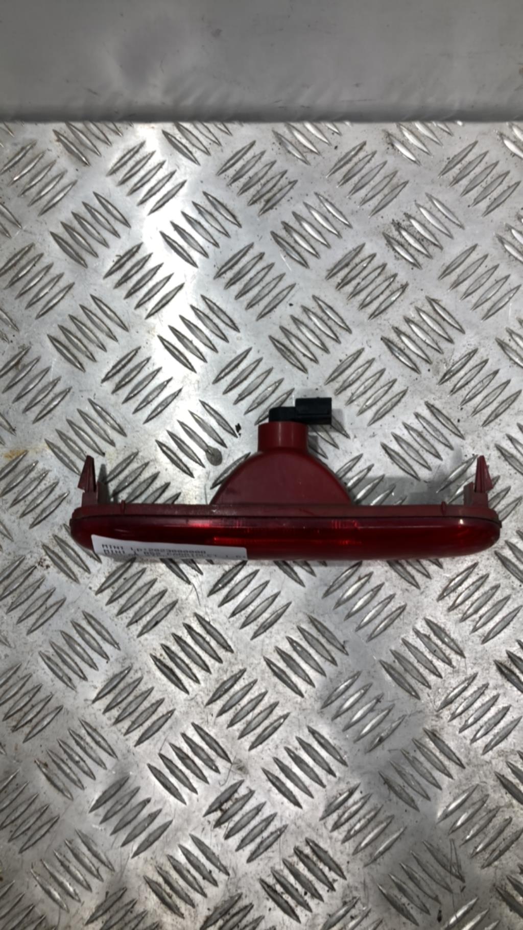 Feu arriere stop central MINI MINI 1 R52 CABRIOLET Essence - 1