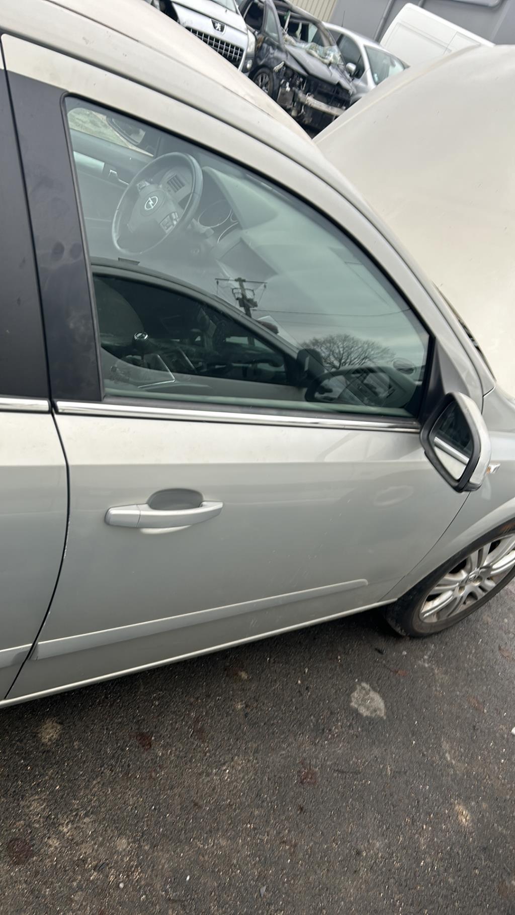 Porte avant droit OPEL ASTRA H PHASE 2 Diesel - 1