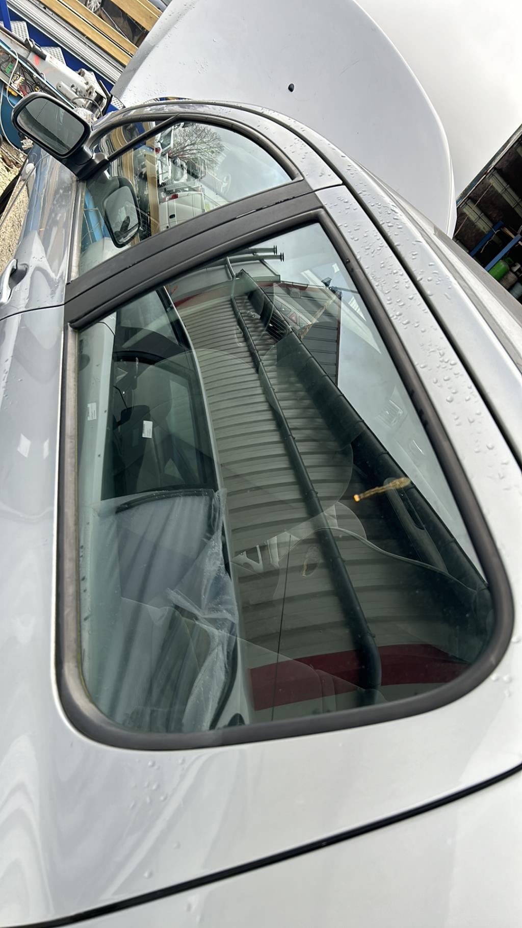 Vetro posteriore sinistro PEUGEOT 307 PHASE 1  - 1