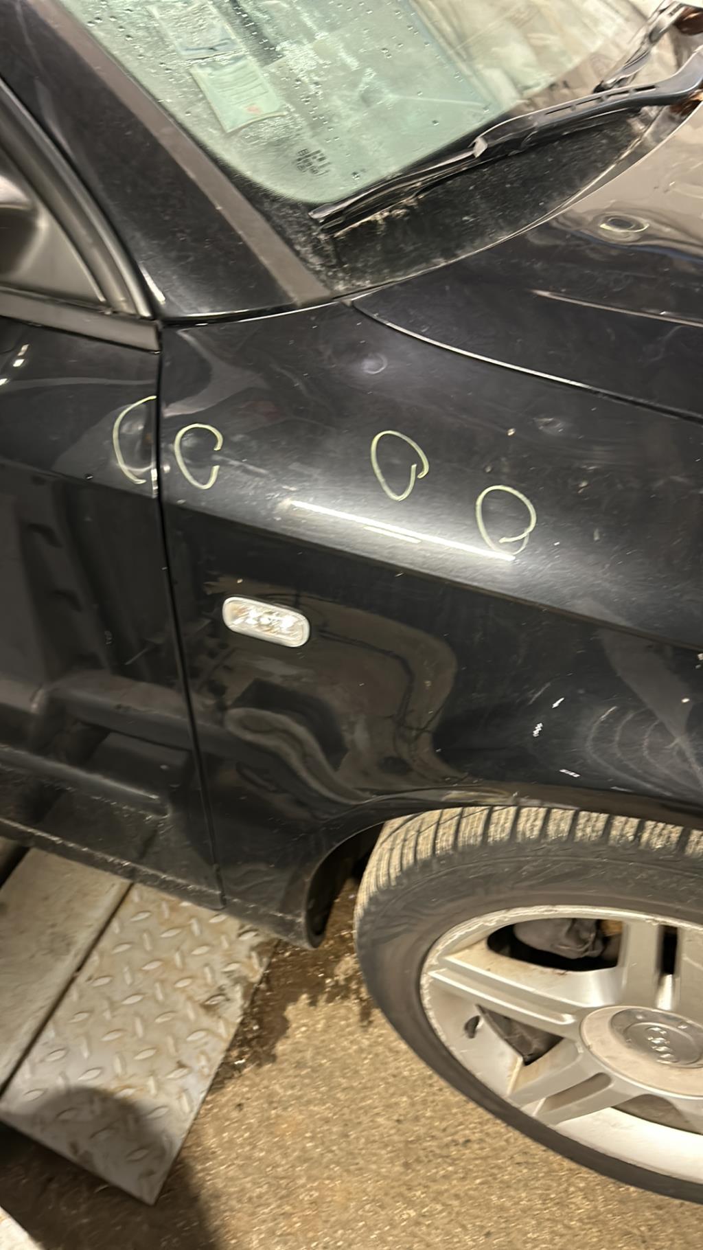 Aile avant droit AUDI A4 2 PHASE 2  - 1