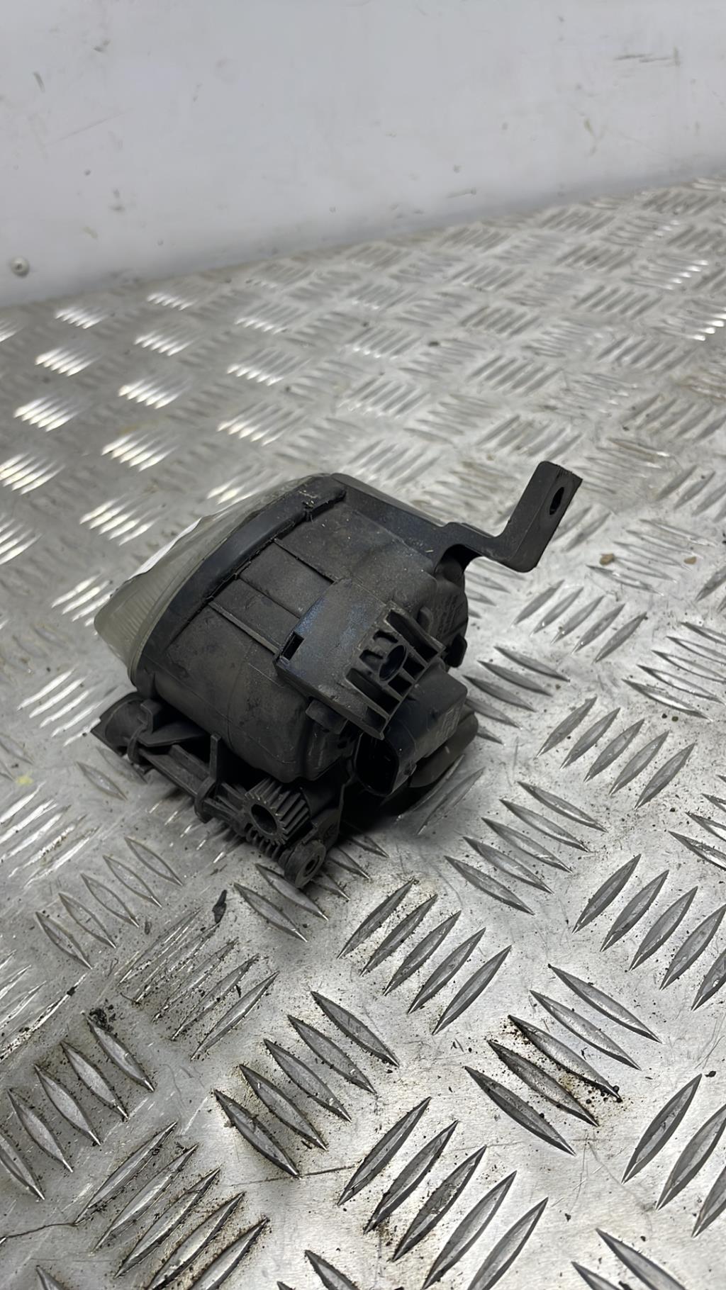 Fendinebbia sinistro (luce) AUDI A4 2 PHASE 2  - 1
