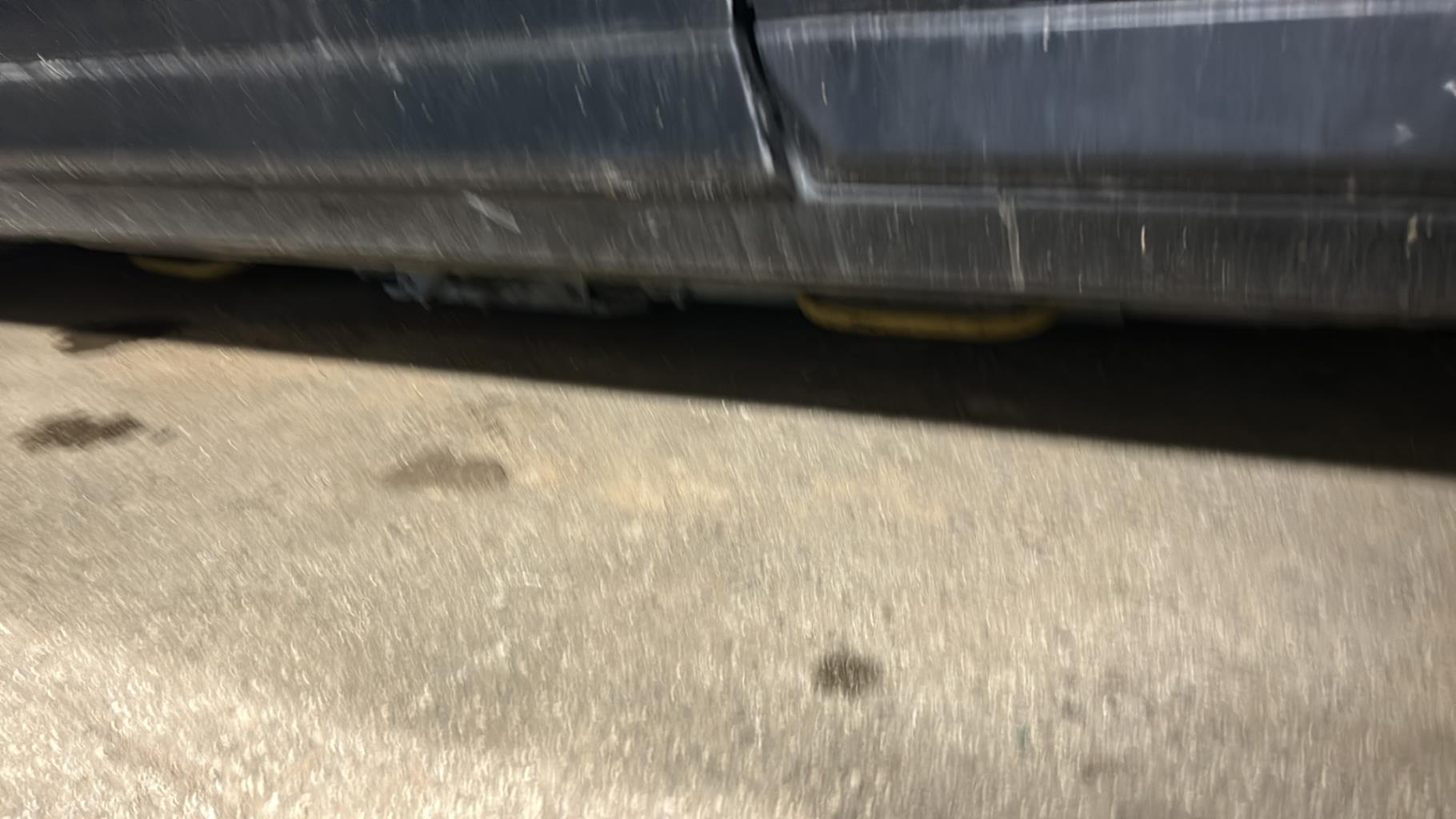 Bas de caisse gauche AUDI A4 2 PHASE 2  - 1