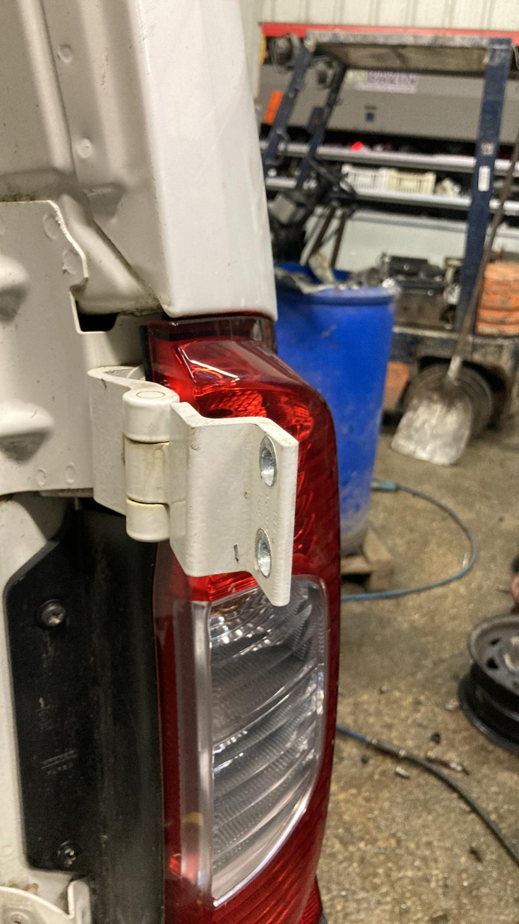 Cerniera porta bagagliaio destra CITROEN NEMO Diésel - 1