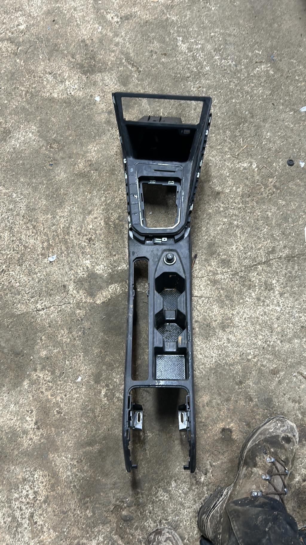 Consolle centrale (interno in plastica) VOLKSWAGEN POLO 6  - 1