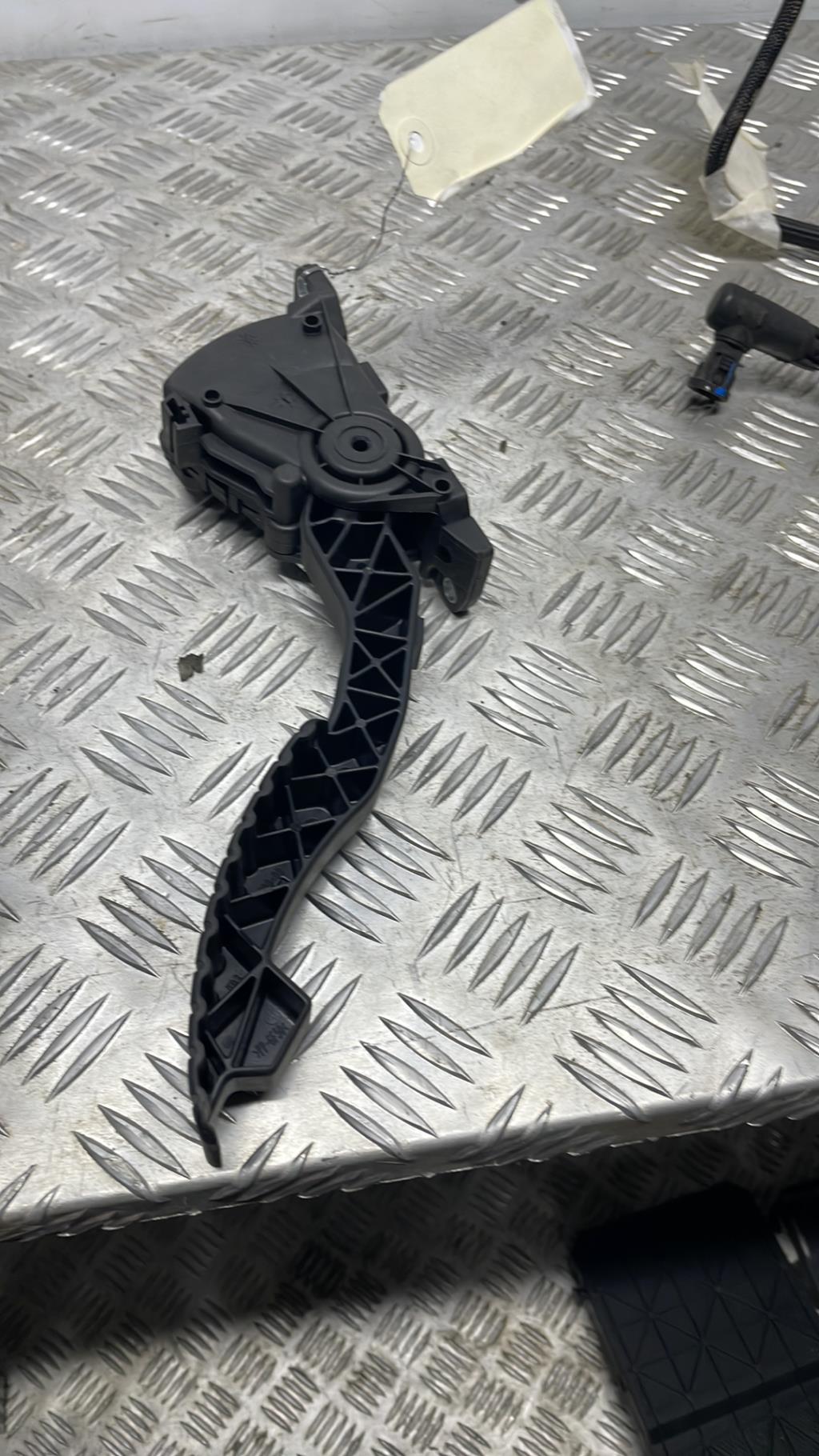 Pedale acceleratore RENAULT LAGUNA 2 PHASE 1  - 1