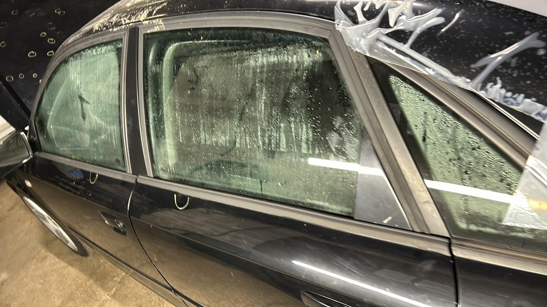 Vitre arriere gauche AUDI A4 2 PHASE 2  - 1