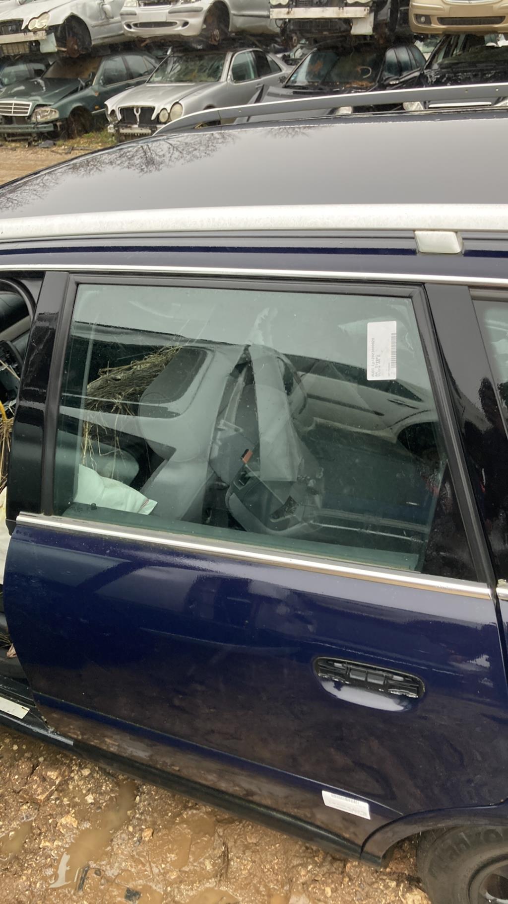 Vetro posteriore sinistro AUDI A4 1 PHASE 2  - 1