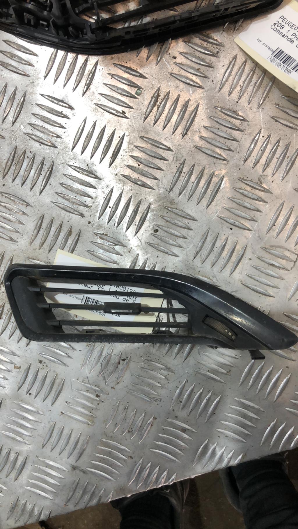 Bocchetta aerazione cruscotto anteriore sinistra PEUGEOT 208 1 PHASE 1  - 1