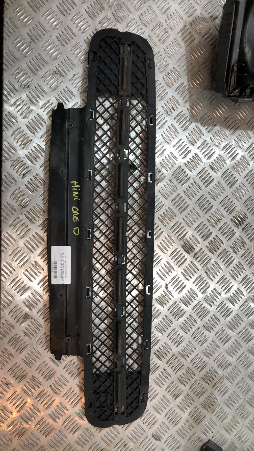 Grille de calandre MINI MINI 1 R52 CABRIOLET Essence - 1