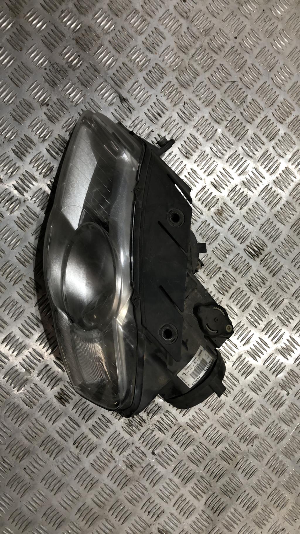 Gruppo ottico anteriore principale sinistro (luci)(faro) VOLKSWAGEN PASSAT 5 Diésel - 1