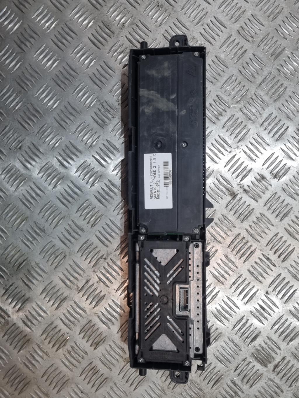 Ecran GPS RENAULT SCENIC 2 PHASE 2 Diesel - 1